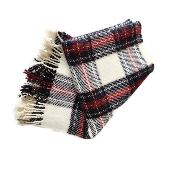 Abercrombie & Fitch Women's Soft Plaid Blanket Scarf - Picture 1 of 4